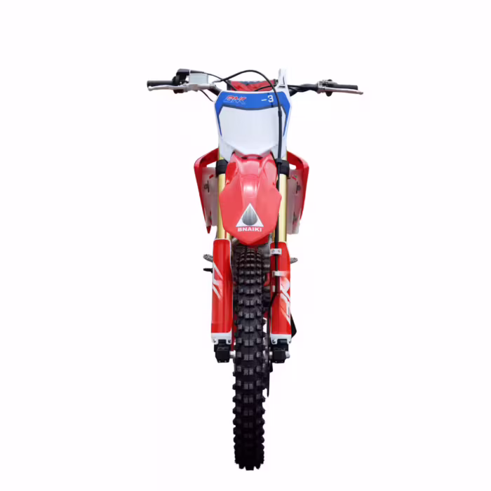 Vista frontal de la moto de cross roja BNAIKI