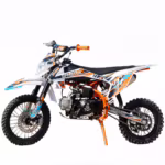 Moto de motocross SF Motor com grafismos laranja e azul.