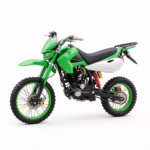 Dirt bike verde con rayos de rueda coloridos
