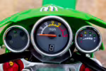 Tablero de motocicleta con velocímetro e indicador de combustible