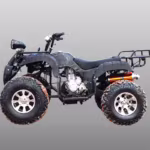 Quadriciclo ATV preto com pneus grandes