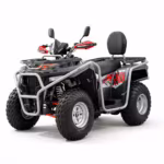 Quadriciclo YKF-F1 200 com carroceria preta e vermelha.