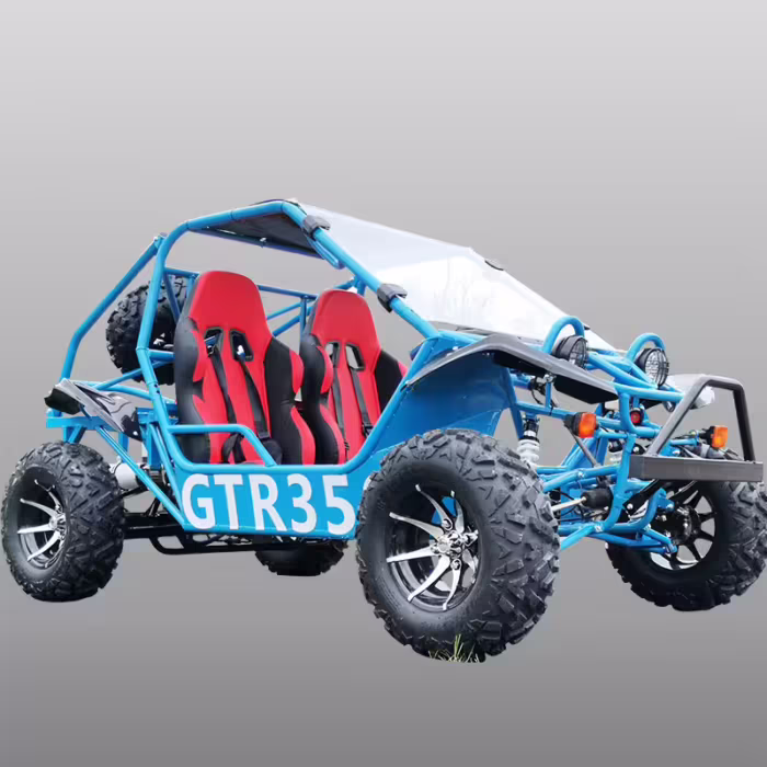 Buggy todoterreno GTR35 azul con asientos rojos.