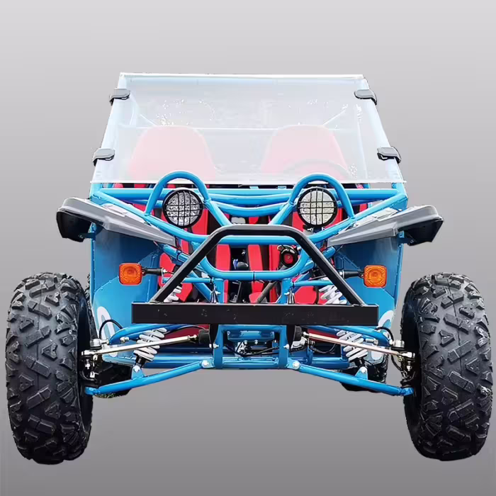 Vista frontal de un kart todoterreno azul con jaula antivuelco.