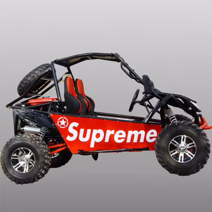 Buggy todoterreno rojo con la marca Supreme.