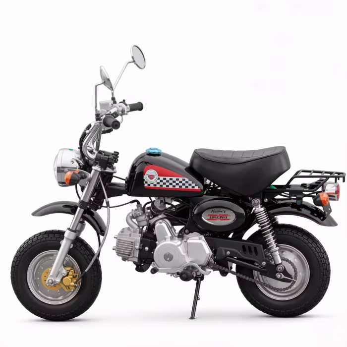 Mini moto clássica com design quadriculado no tanque de combustível.