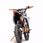 Moto de motocross infantil vista traseira com guidão laranja