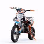 Moto de motocross SFMOTOR com grafismos laranja e azul.