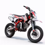 Moto de cross roja y blanca con neumáticos de tacos.