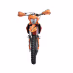 Vista frontal de una moto de cross naranja con faro delantero