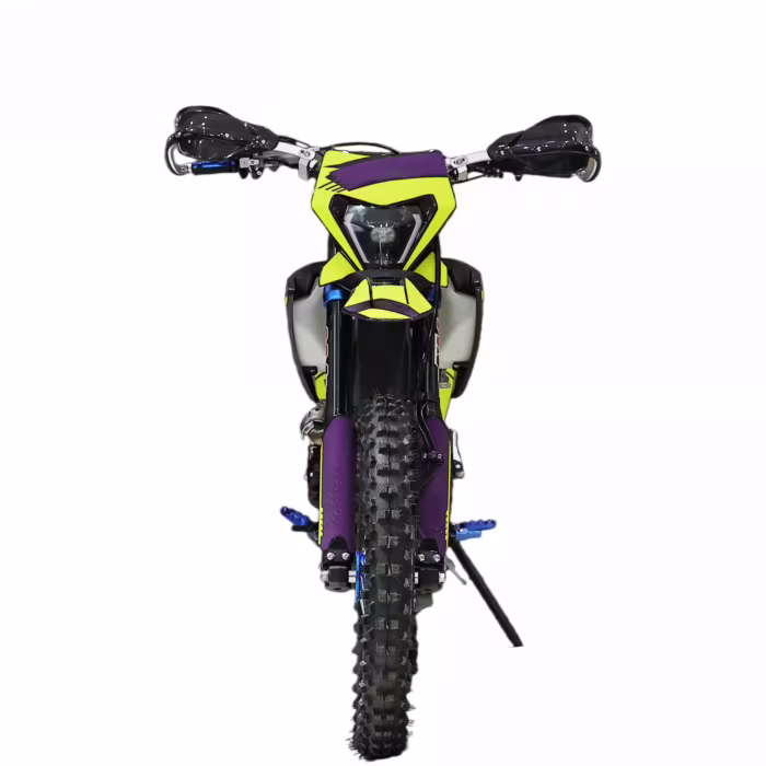 Vista frontal de una moto de cross amarilla y morada