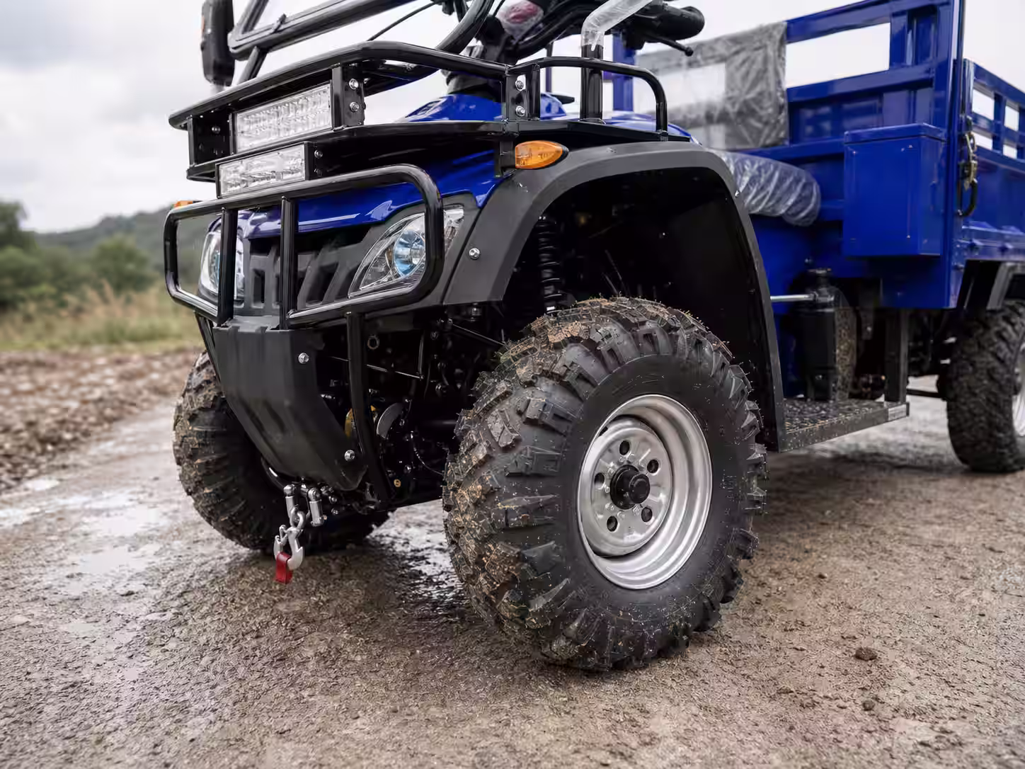 YKF-FT06 wheel and chassis detail
